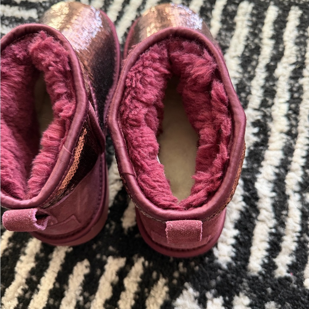 UGG Classic Ultra Mini Boot - Picture 4 of 10